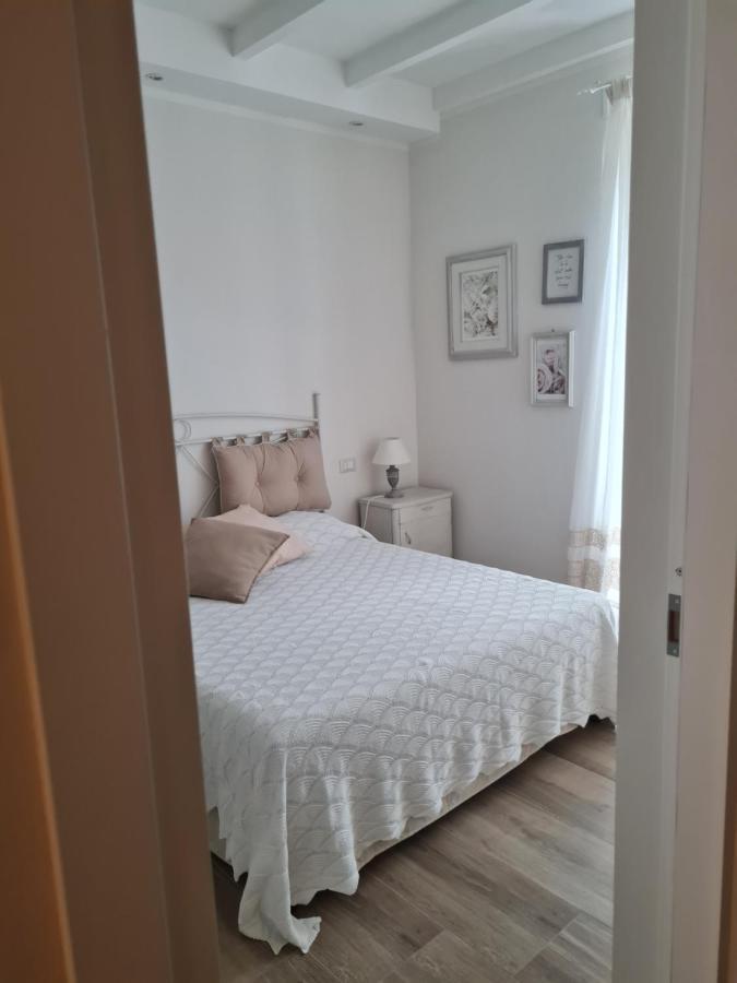 La Casetta Del Nonno Capodimonte Buitenkant foto
